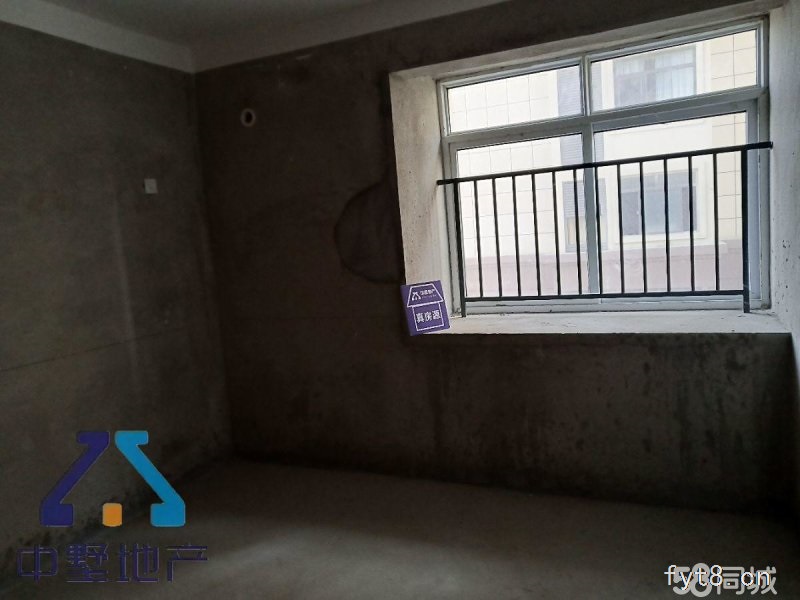 东一小学,大润发,新市医院,高档小区户型采光好,急用钱诚心出