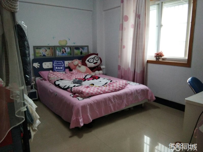 芬格欣庄园位于新阳路,靠近火车站,临近二中,周边配套齐全