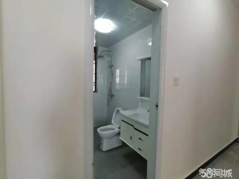 国祯,蓝色雅典 周边商业成熟 交通便利 一小 实验中学